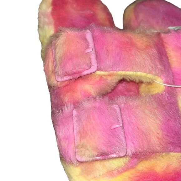 Children’s Place X Sugar & Jade Allover Tie Dye Double Buckle Slippers - Picture 5 of 7